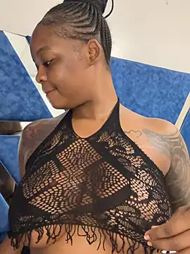 SexxyLunar online show from May 6, 2026, 7:51 pm