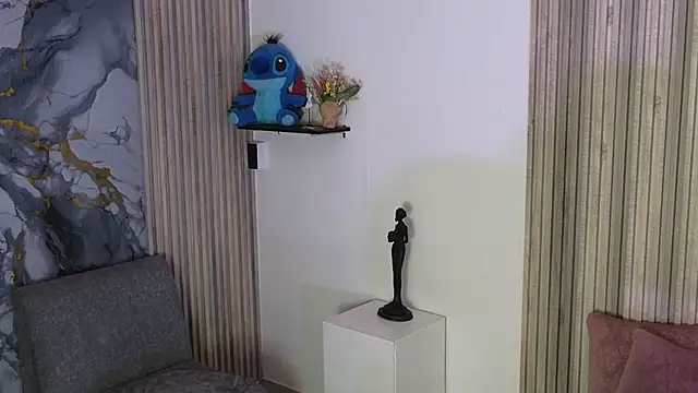 LissaWiild online show from October 17, 2025, 1:13 pm