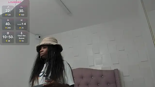 Snapshot of MonicaSchwartz chatting on February 12, 2026, 8:30 pm MonicaSchwartz online show from February 12, 2026, 8:30 pm