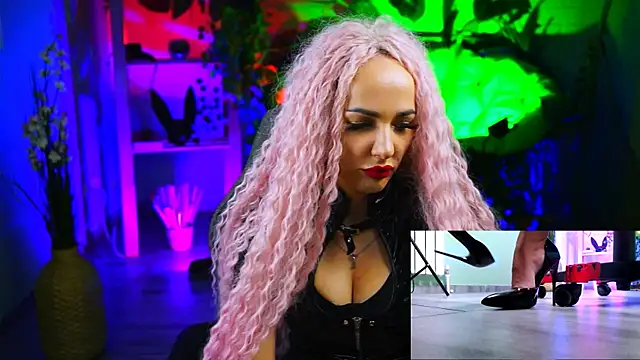 MonicaMaxwel online show from March 22, 2025, 2:47 pm