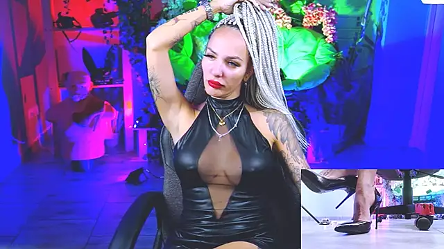 MonicaMaxwel online show from September 19, 2025, 11:14 am