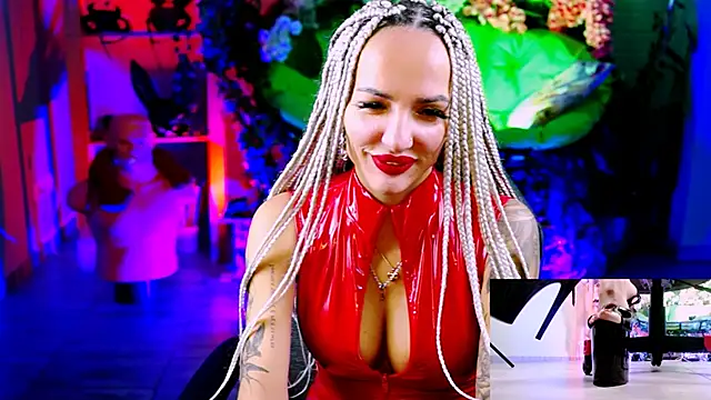 MonicaMaxwel online show from October 4, 2025, 10:50 am