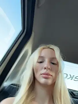 AleksaBlonde online show from June 27, 2026, 4:57 pm