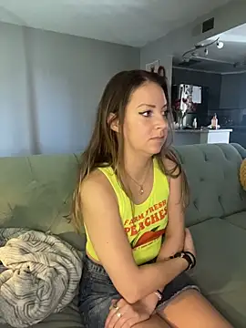 Snapshot of molly_witha_chance chatting on March 14, 2026, 6:58 pm molly witha chance online show from March 14, 2026, 6:58 pm