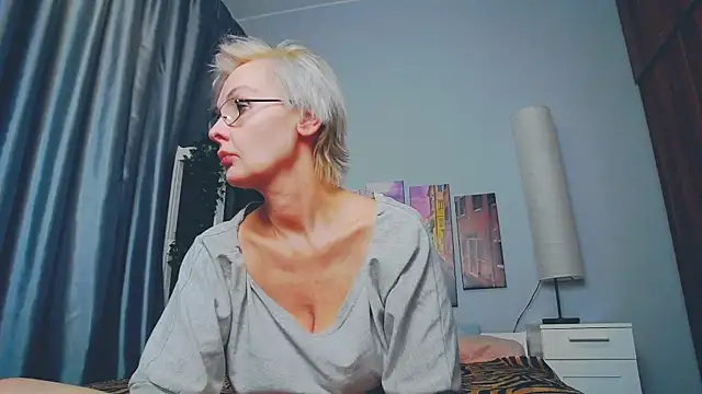 HelgaHimmell online show from March 12, 2025, 11:44 pm