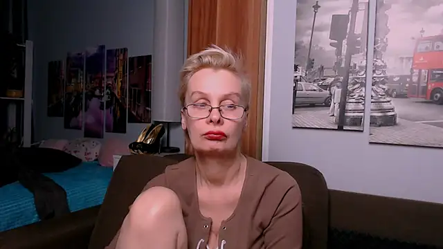 HelgaHimmell online show from April 29, 2026, 5:30 pm