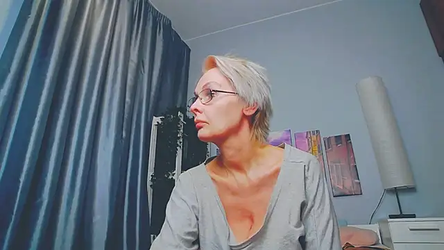 HelgaHimmell online show from March 13, 2025, 2:49 am