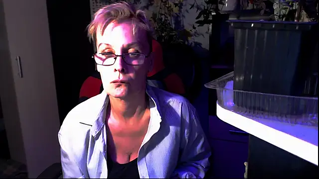 HelgaHimmell online show from June 15, 2026, 8:30 pm