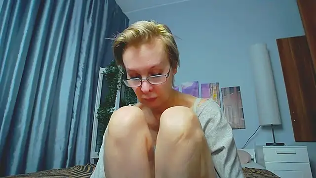 HelgaHimmell online show from March 10, 2025, 1:12 am