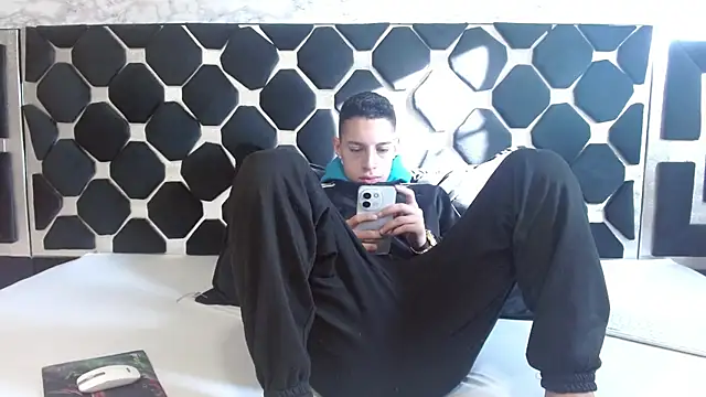 thiago19s online show from February 13, 2025, 12:32 pm