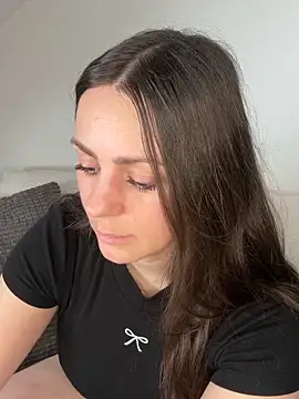 Snapshot of Loella-Rose chatting on February 7, 2026, 12:46 pm Loella-Rose online show from February 7, 2026, 12:46 pm