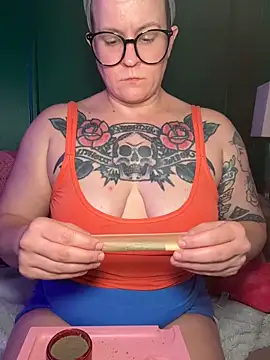 quinnmariexo online show from June 8, 2026, 3:45 pm