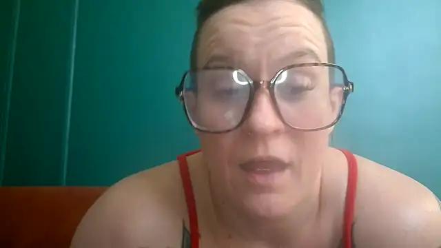 quinnmariexo online show from October 22, 2025, 2:27 pm