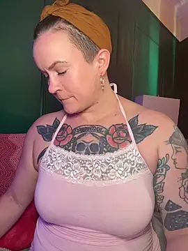 quinnmariexo online show from June 6, 2026, 4:01 pm
