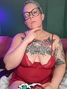 quinnmariexo online show from June 14, 2026, 10:55 pm