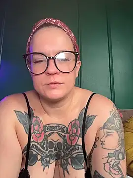 quinnmariexo online show from June 19, 2026, 3:40 pm