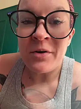 quinnmariexo online show from May 11, 2026, 1:12 pm