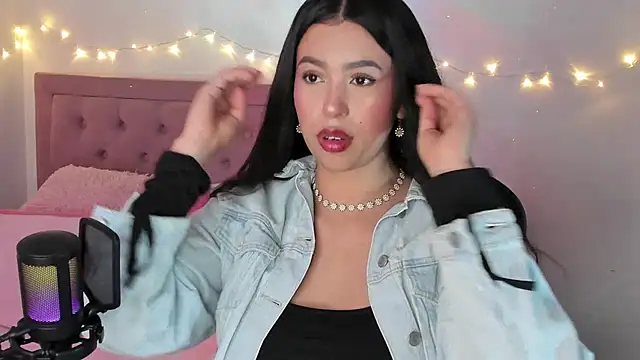 youpinkgirl  online show from December 17, 2025, 9:09 pm