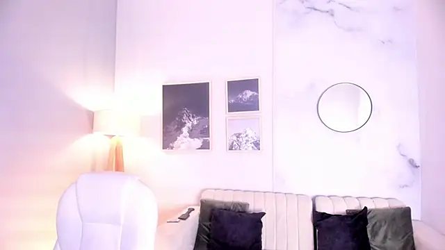 youpinkgirl  online show from September 9, 2025, 9:24 pm