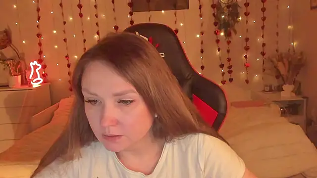 Snapshot of desperatehousewife__ chatting on February 14, 2026, 7:03 pm desperatehousewife online show from February 14, 2026, 7:03 pm