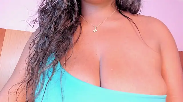 Aishaza1 online show from September 20, 2025, 2:11 pm