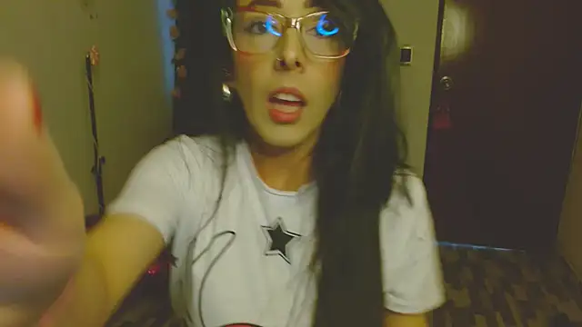 ella peck online show from December 21, 2025, 10:10 pm