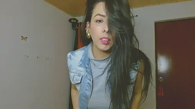 ella peck online show from October 5, 2025, 3:19 am