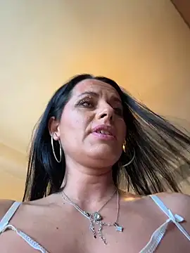 Hotmomcheckk  online show from June 28, 2026, 9:37 am