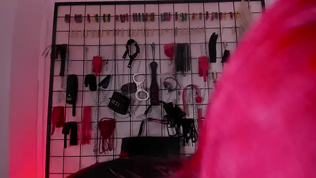 charrlotte quinn online show from October 20, 2025, 2:39 pm