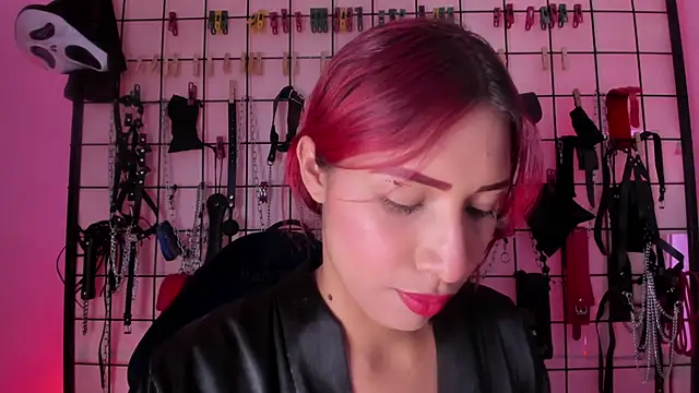 charrlotte quinn online show from December 22, 2025, 3:23 pm