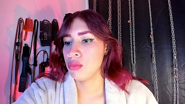 Snapshot of charrlotte_quinn chatting on August 5, 2026, 1:27 pm charrlotte quinn online show from August 5, 2026, 1:27 pm