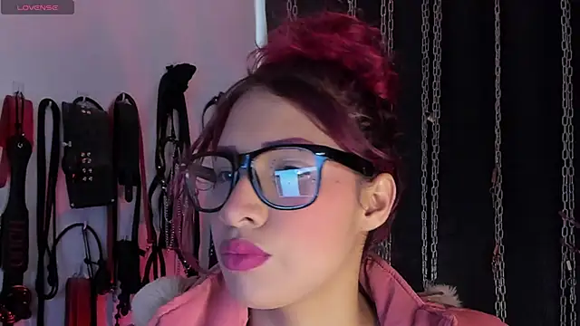 Snapshot of charrlotte_quinn chatting on July 1, 2026, 10:10 pm charrlotte quinn online show from July 1, 2026, 10:10 pm