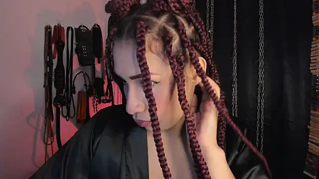 Snapshot of charrlotte_quinn chatting on July 15, 2026, 1:07 pm charrlotte quinn online show from July 15, 2026, 1:07 pm