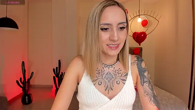 MollySundersX online show from February 13, 2026, 8:20 pm