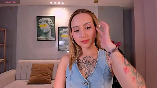 MollySundersX online show from July 9, 2026, 7:57 pm