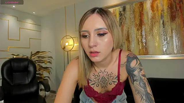 MollySundersX online show from June 11, 2026, 8:39 pm