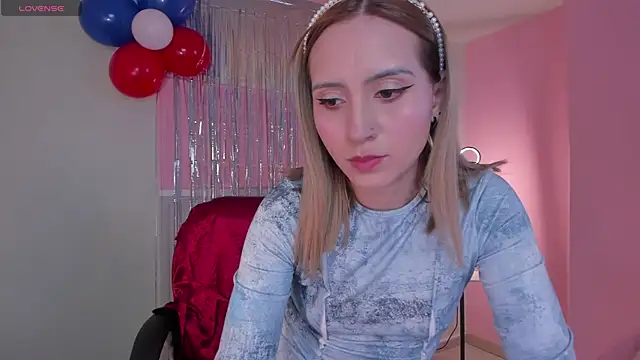 MollySundersX online show from July 4, 2026, 8:46 pm