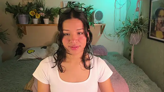 Snapshot of MiaaRose chatting on June 27, 2026, 4:57 pm MiaaRose online show from June 27, 2026, 4:57 pm
