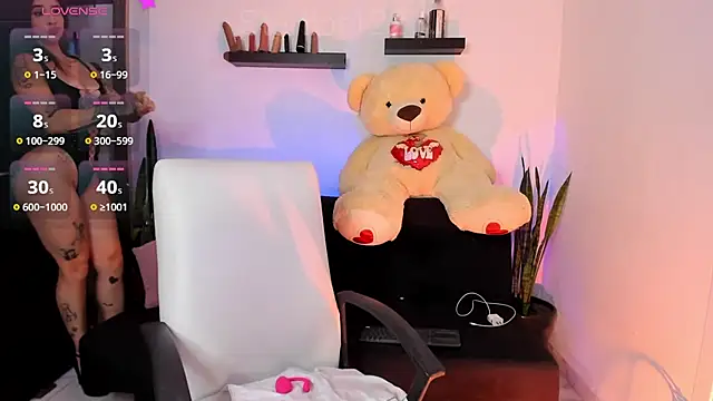 Stanlor1226 online show from October 4, 2025, 3:52 am