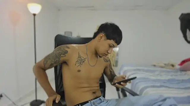 Snapshot of slim_master12 chatting on February 23, 2026, 9:37 pm slim master12 online show from February 23, 2026, 9:37 pm