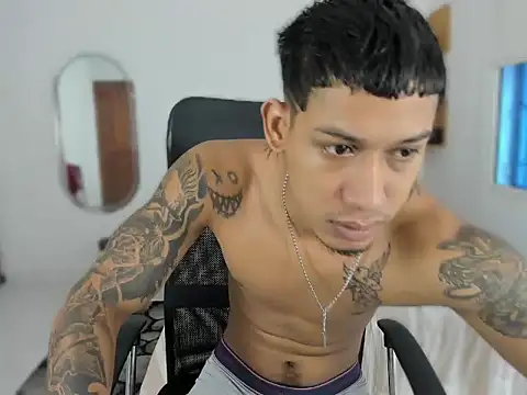 Snapshot of slim_master12 chatting on September 12, 2025, 12:05 pm slim master12 online show from September 12, 2025, 12:05 pm