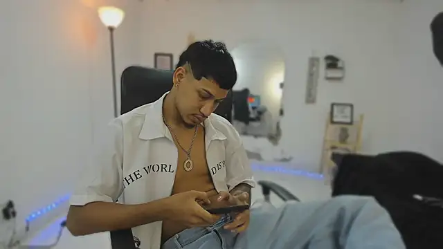 Snapshot of slim_master12 chatting on January 18, 2026, 3:10 am slim master12 online show from January 18, 2026, 3:10 am