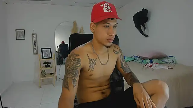 Snapshot of slim_master12 chatting on March 1, 2026, 1:00 pm slim master12 online show from March 1, 2026, 1:00 pm