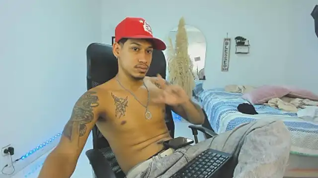 Snapshot of slim_master12 chatting on February 19, 2026, 10:29 pm slim master12 online show from February 19, 2026, 10:29 pm