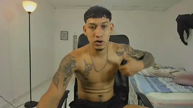 Snapshot of slim_master12 chatting on February 24, 2026, 9:26 pm slim master12 online show from February 24, 2026, 9:26 pm