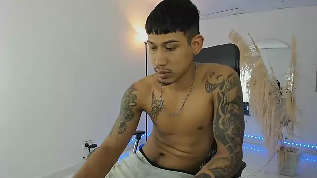 Snapshot of slim_master12 chatting on December 22, 2025, 10:54 pm slim master12 online show from December 22, 2025, 10:54 pm