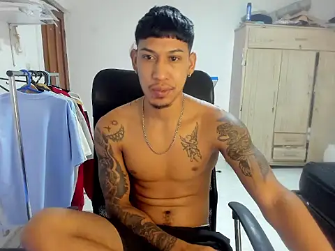 Snapshot of slim_master12 chatting on December 21, 2025, 1:52 am slim master12 online show from December 21, 2025, 1:52 am