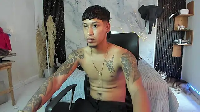 Snapshot of slim_master12 chatting on June 16, 2026, 8:09 pm slim master12 online show from June 16, 2026, 8:09 pm