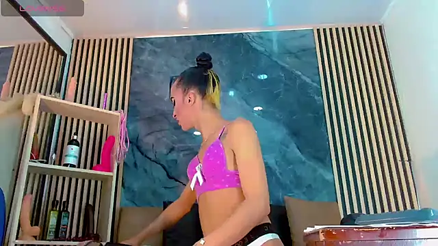 PriscilaRainbow online show from November 22, 2025, 8:40 pm