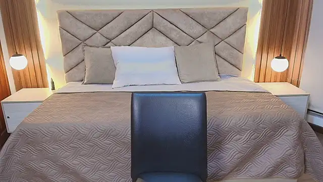 Raquel jones online show from April 22, 2026, 12:01 pm